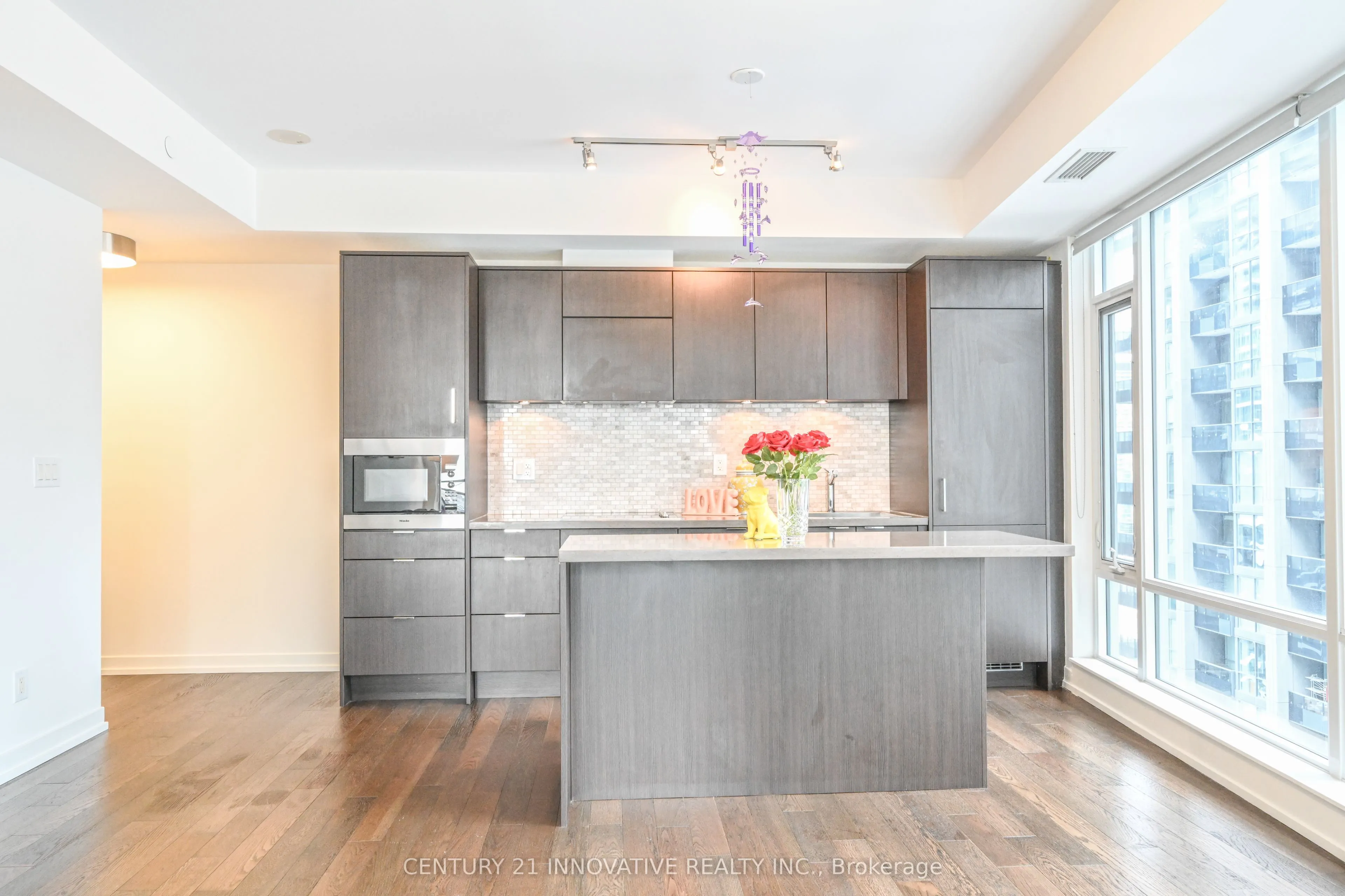 21 Widmer Street, #2109