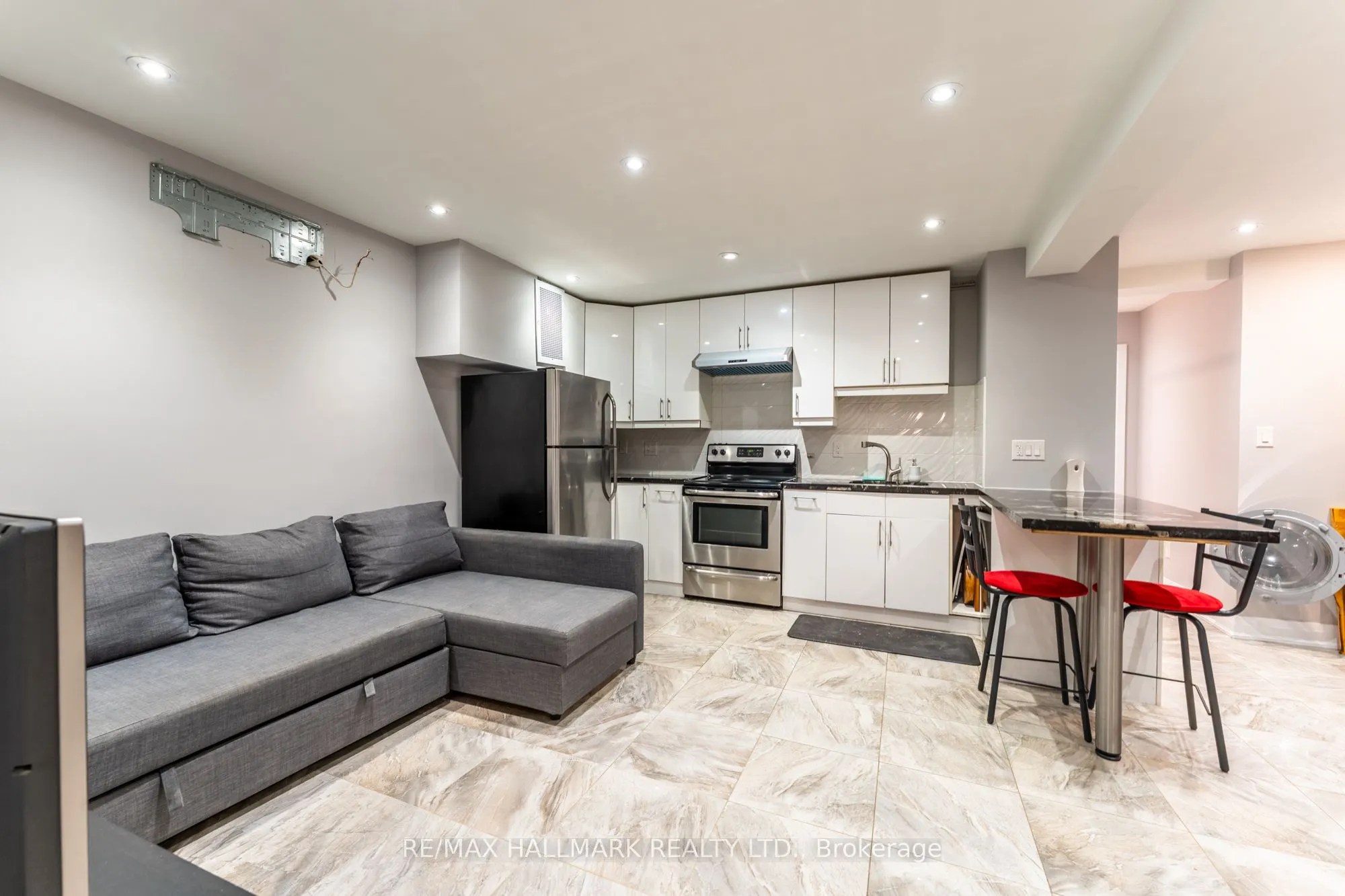 98 Winchester Street, #Lower