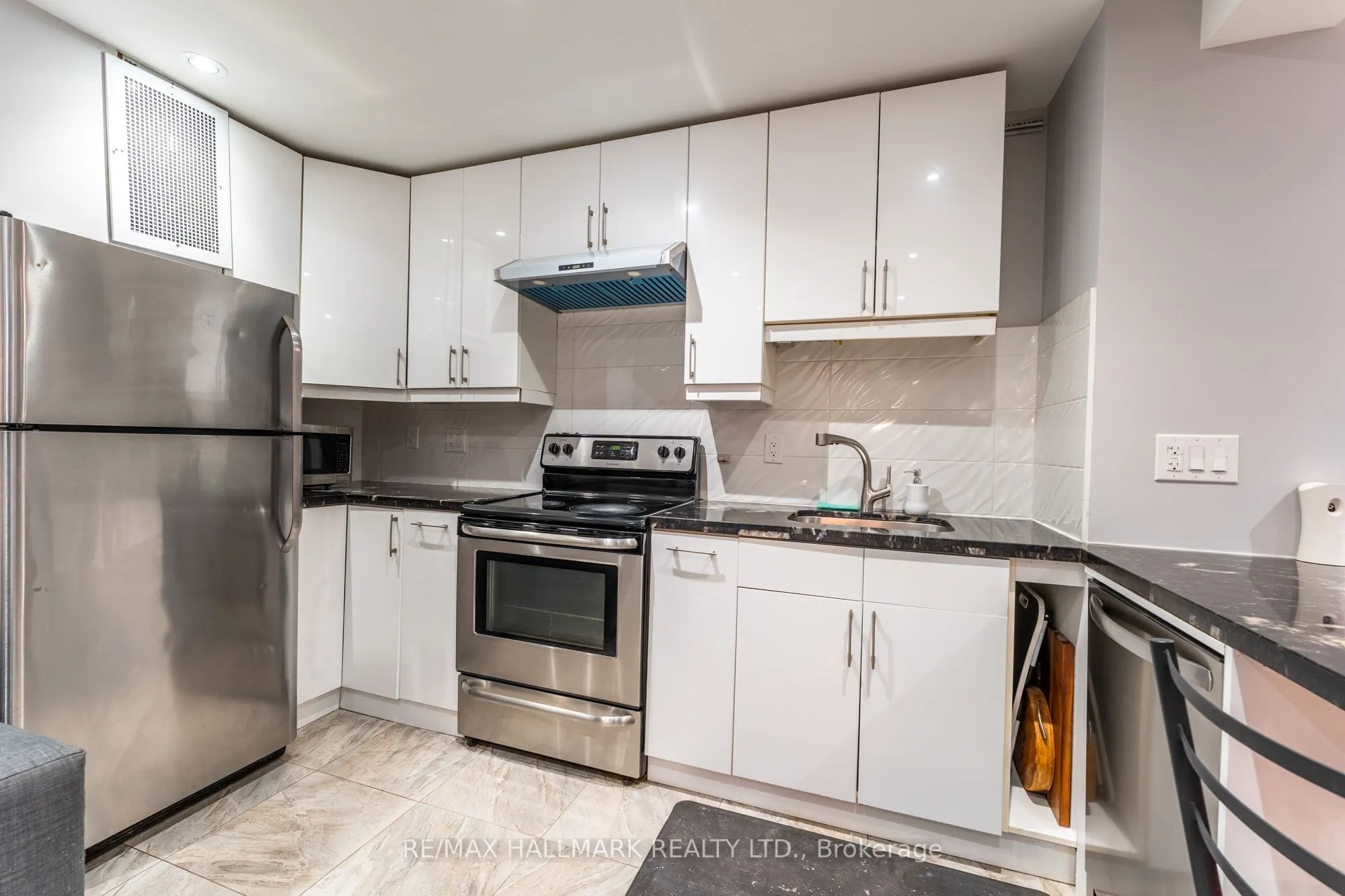 98 Winchester Street, #Lower