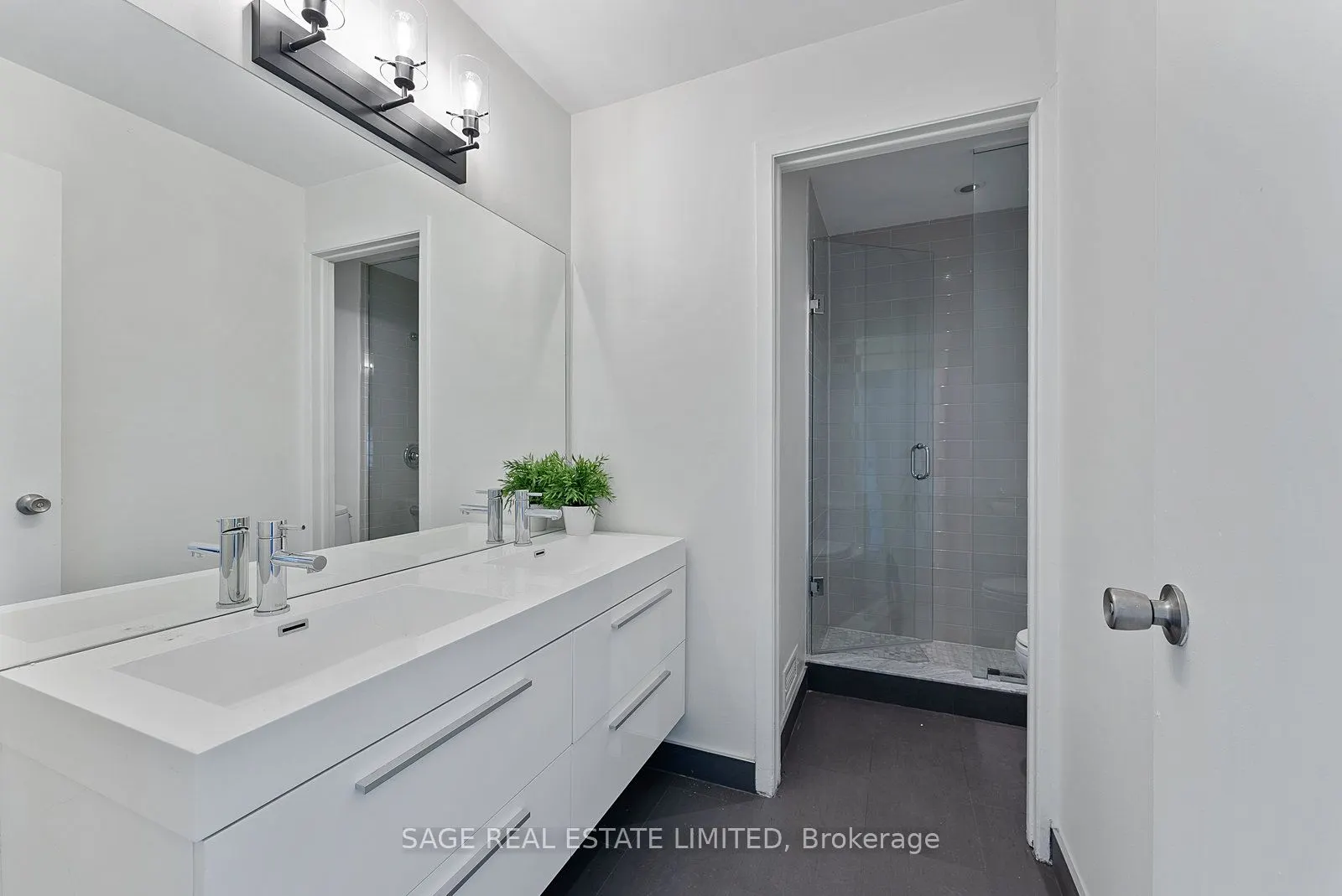 184 Davenport Road, #3rd Fl