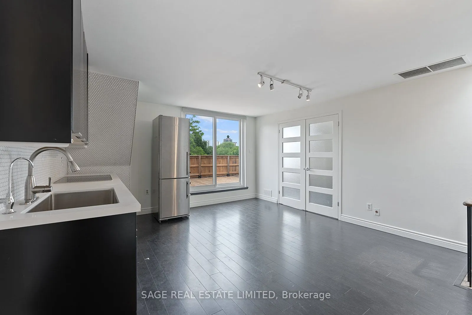 184 Davenport Road, #3rd Fl