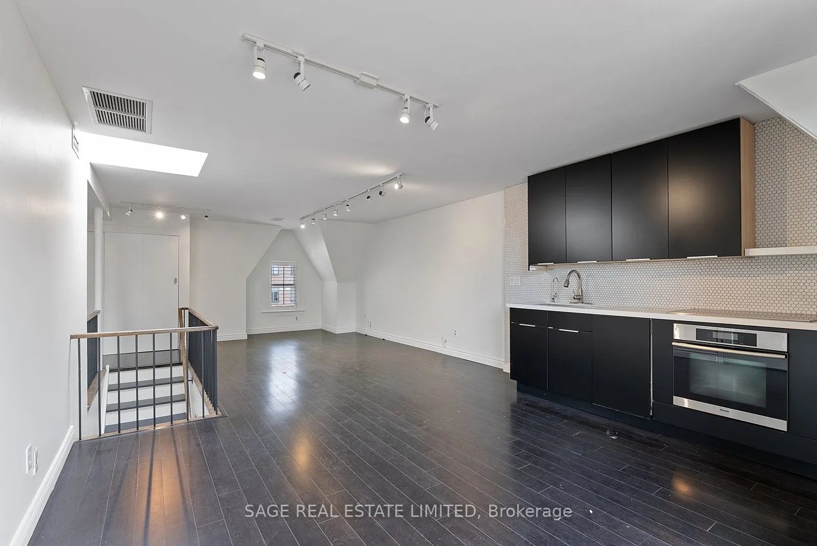 184 Davenport Road, #3rd Fl