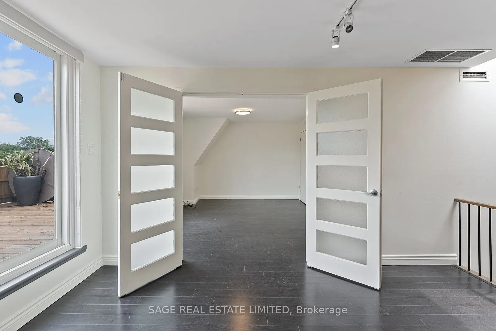 184 Davenport Road, #3rd Fl