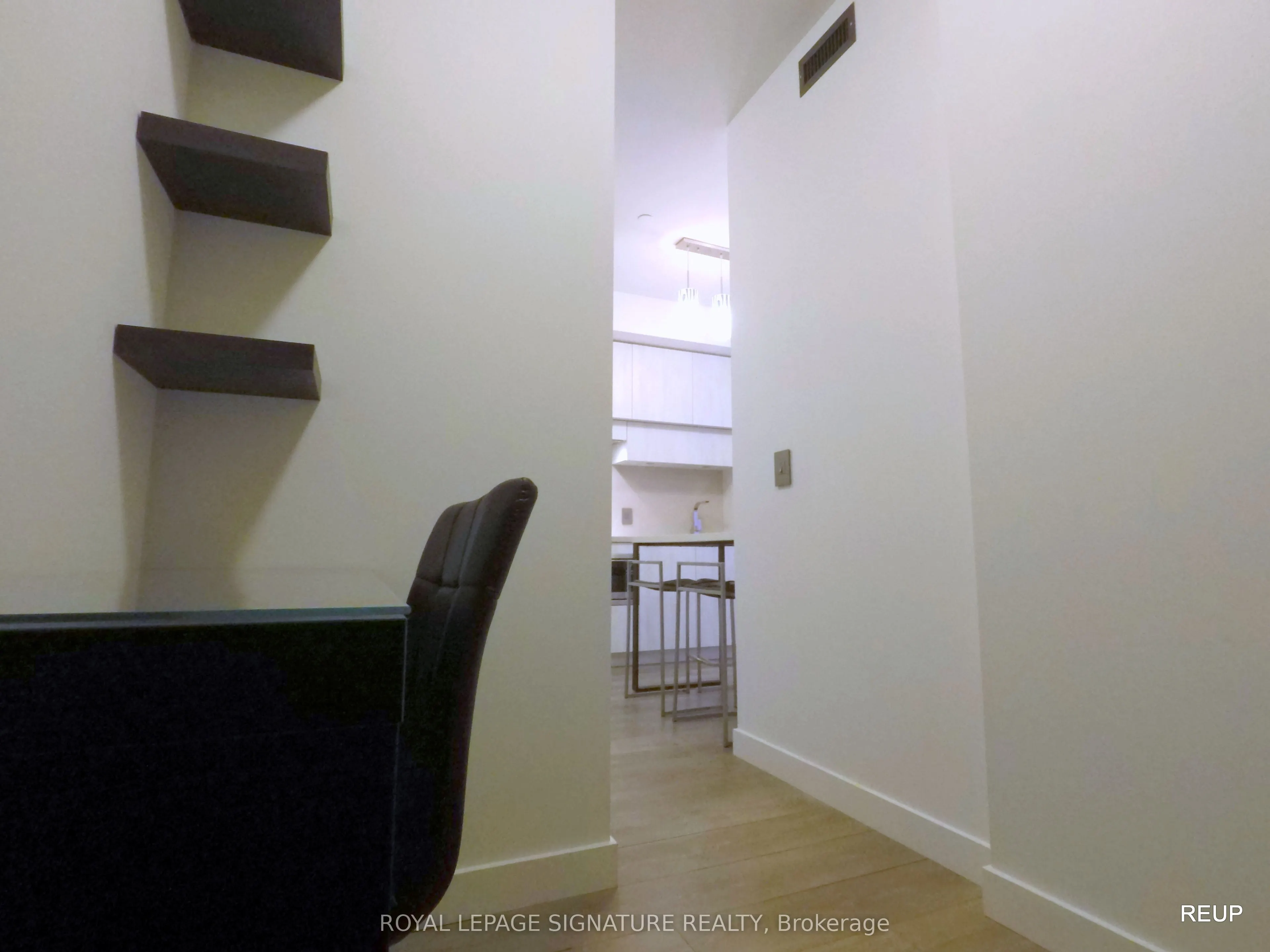 8 Eglinton Avenue E, #2402