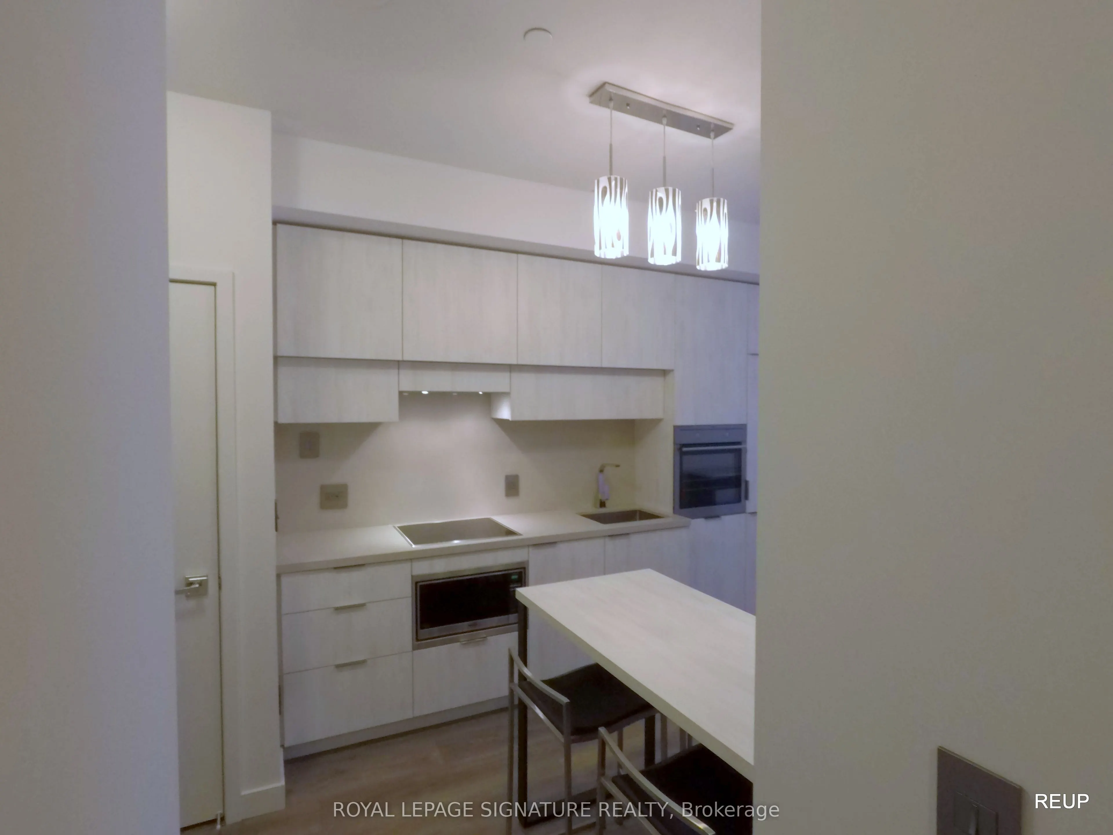 8 Eglinton Avenue E, #2402
