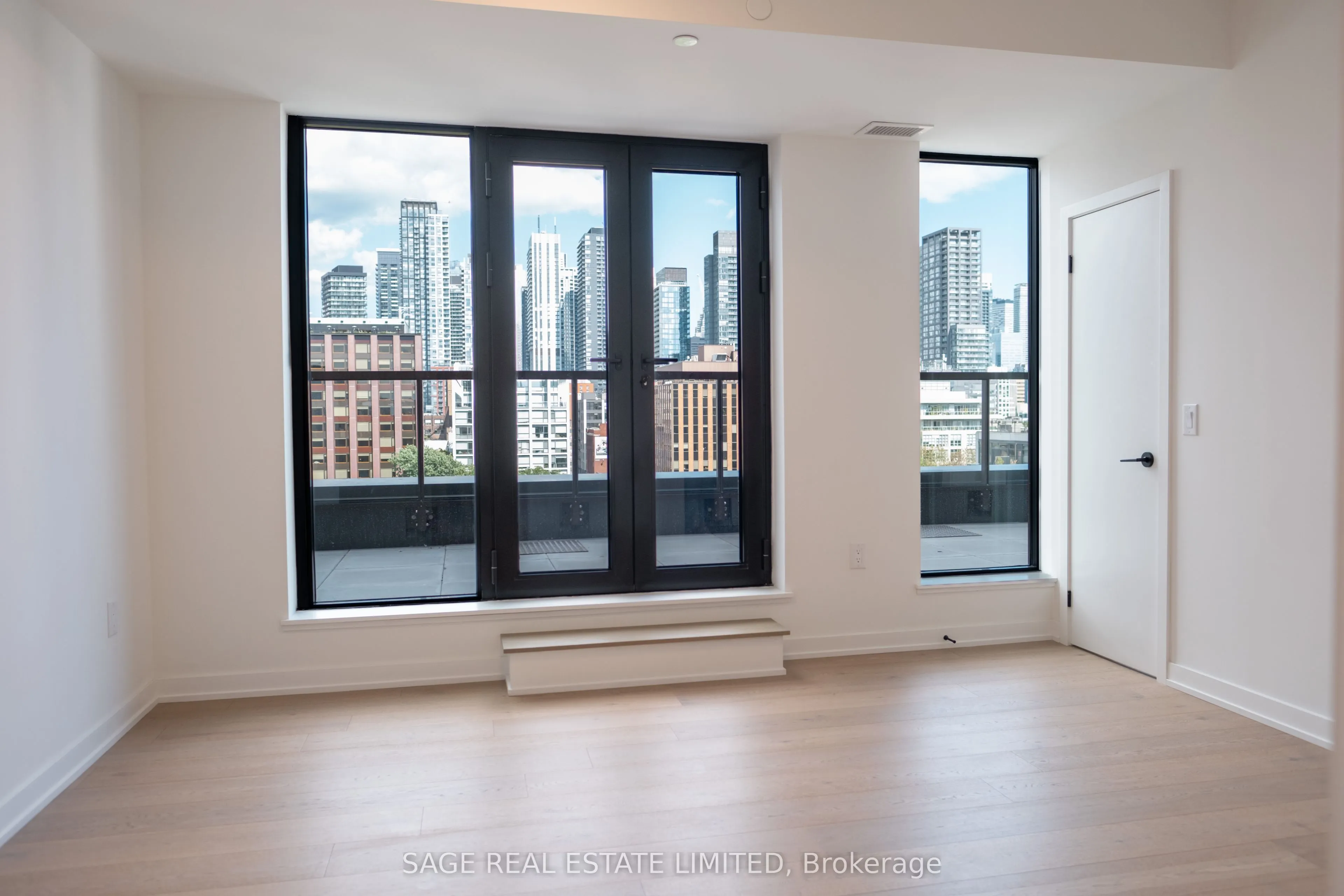 123 Portland Street, #903