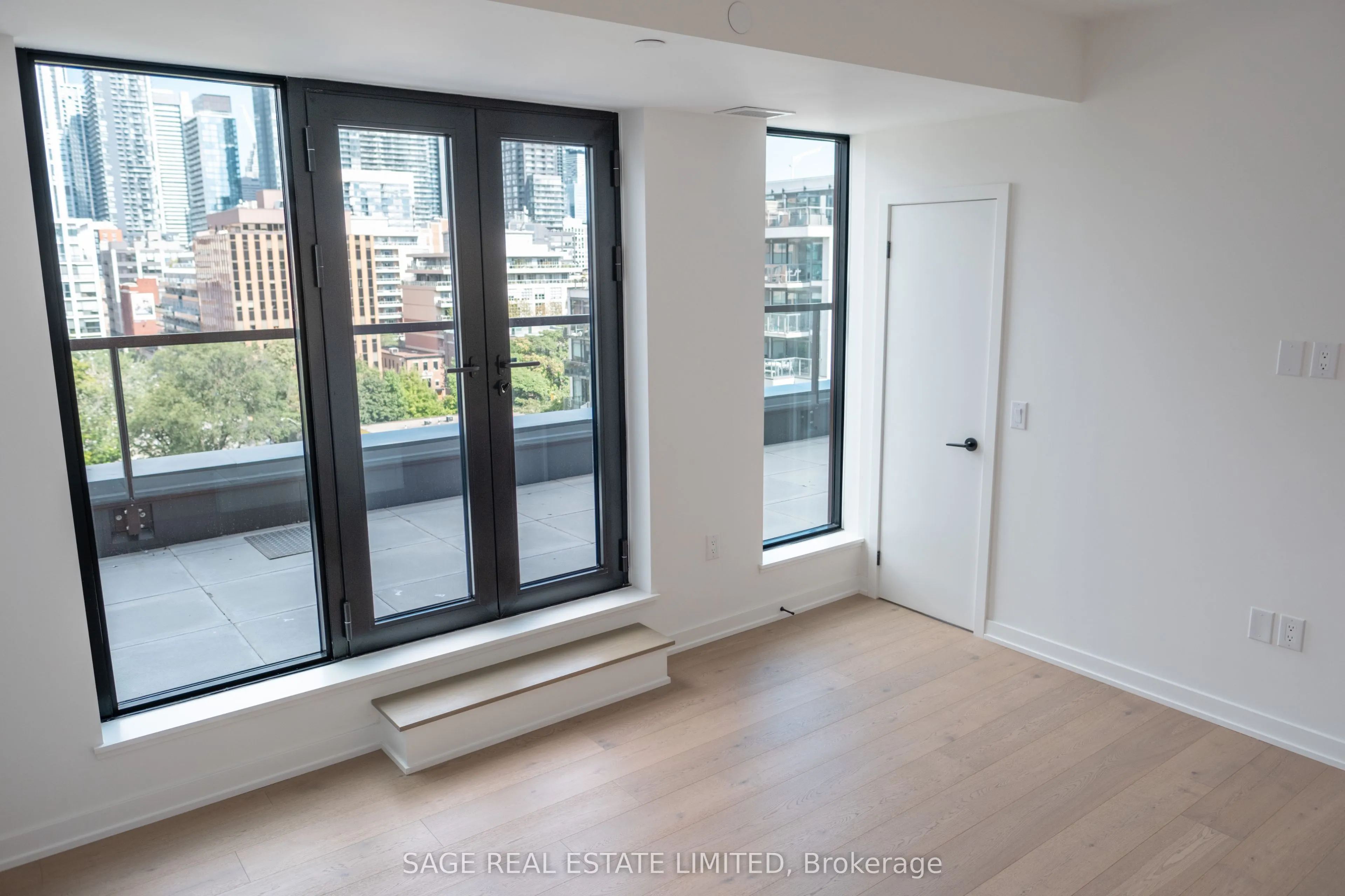 123 Portland Street, #903