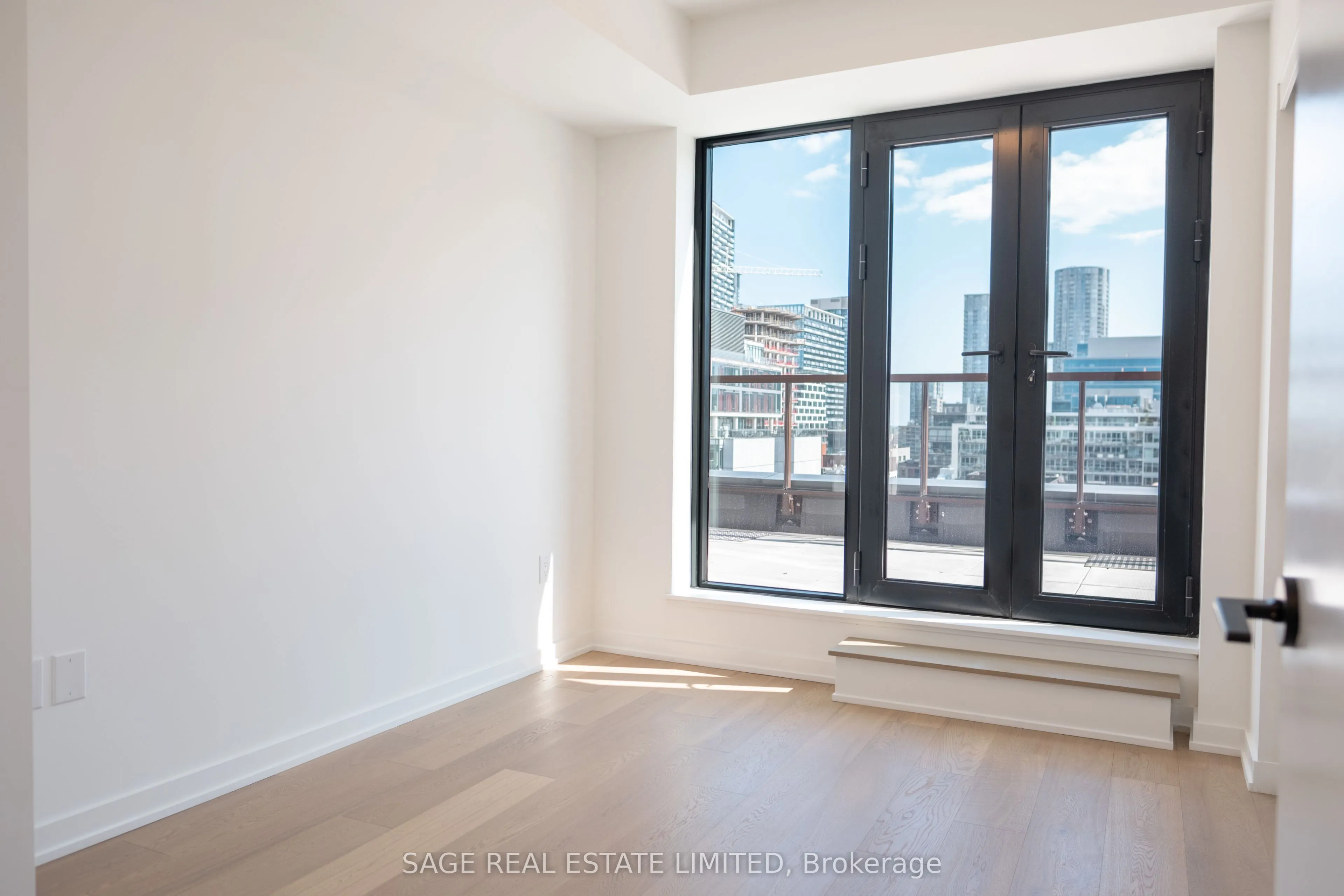 123 Portland Street, #903