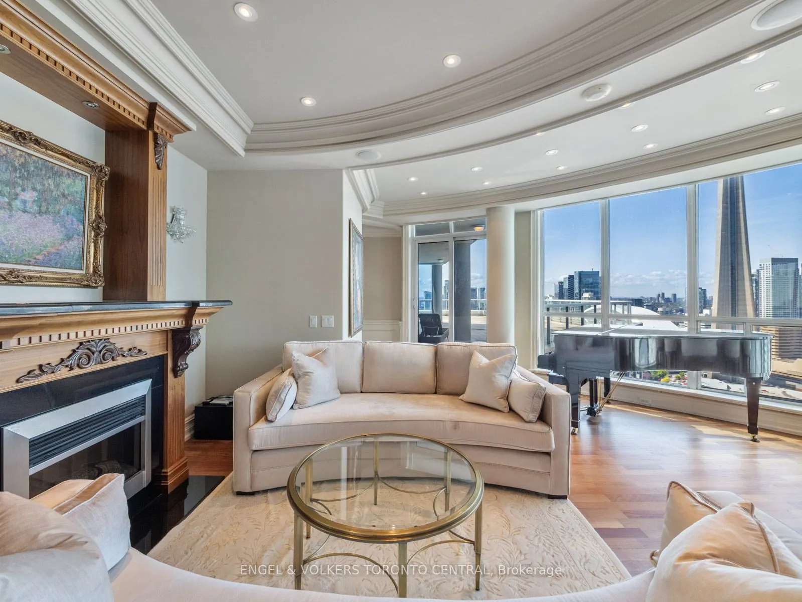 208 Queens Quay W, #Lph4