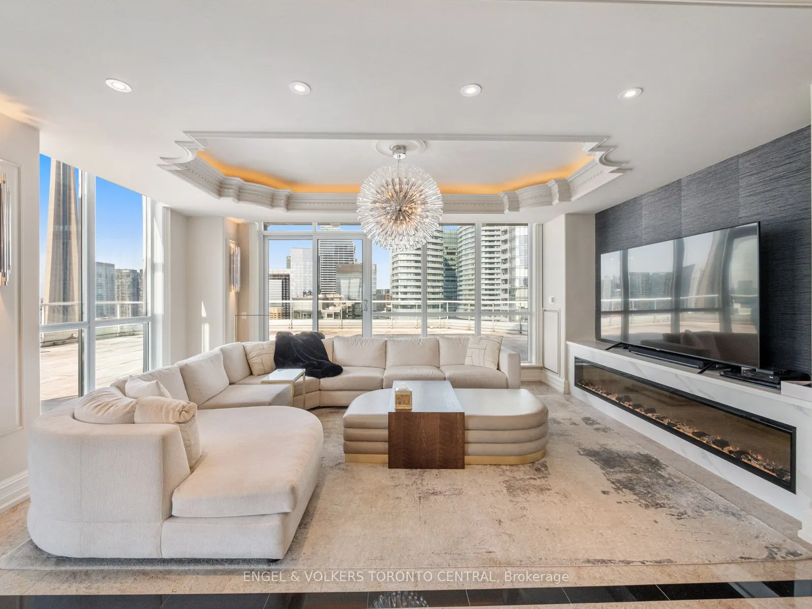 208 Queens Quay W, #Lph4