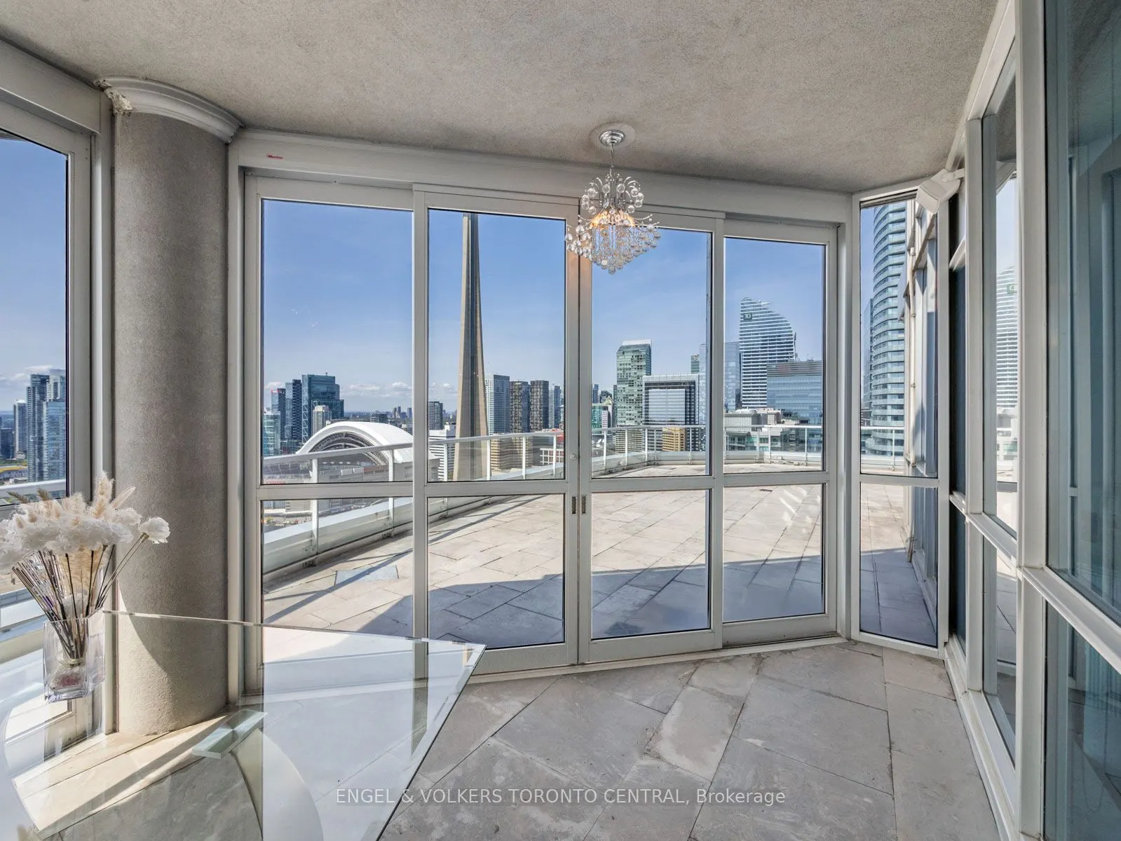 208 Queens Quay W, #Lph4