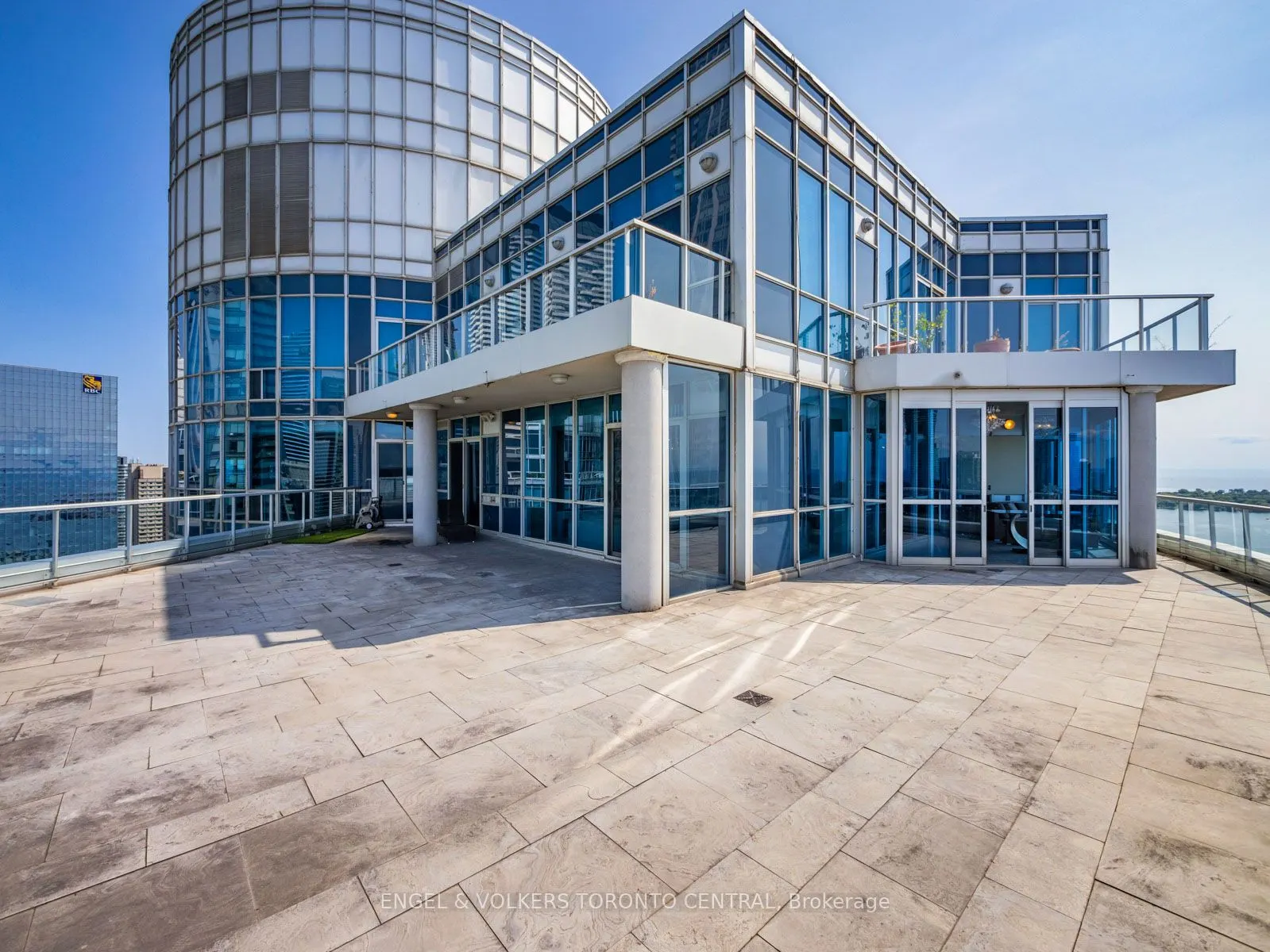 208 Queens Quay W, #Lph4