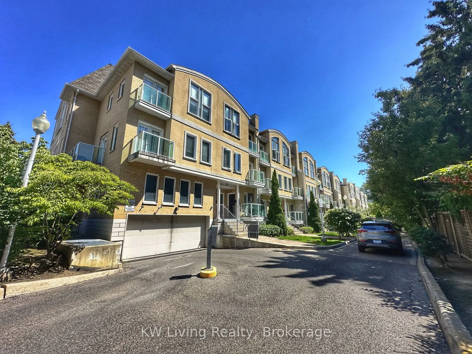 70 Byng Avenue, #15