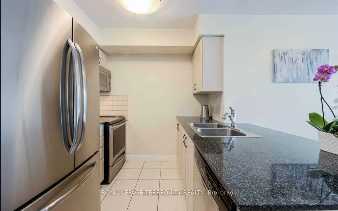 31 Bales Avenue, #311