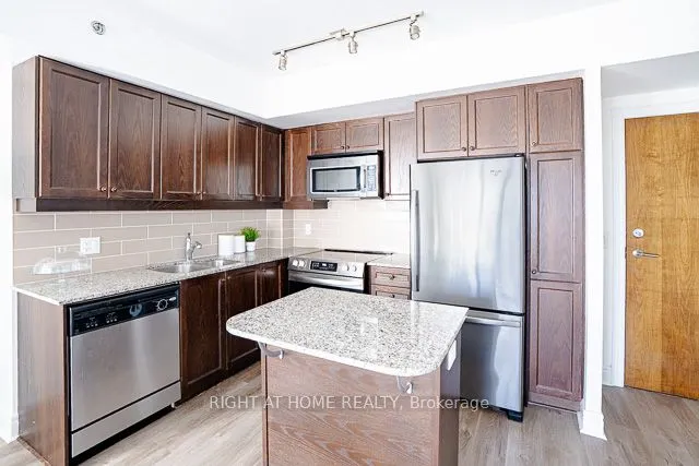 701 Sheppard Avenue W, #512