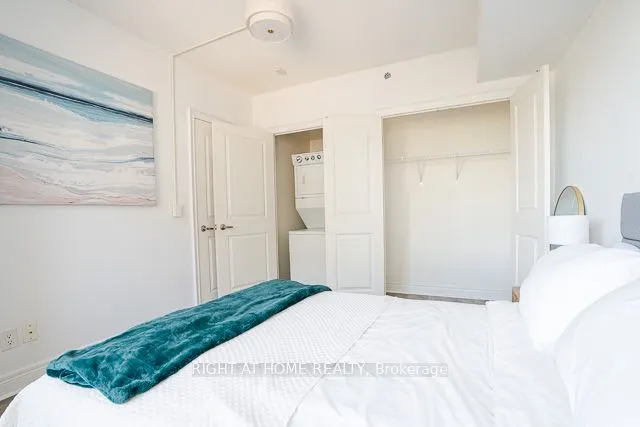 701 Sheppard Avenue W, #512