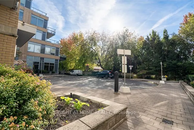 701 Sheppard Avenue W, #512