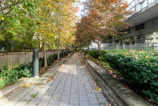 701 Sheppard Avenue W, #512