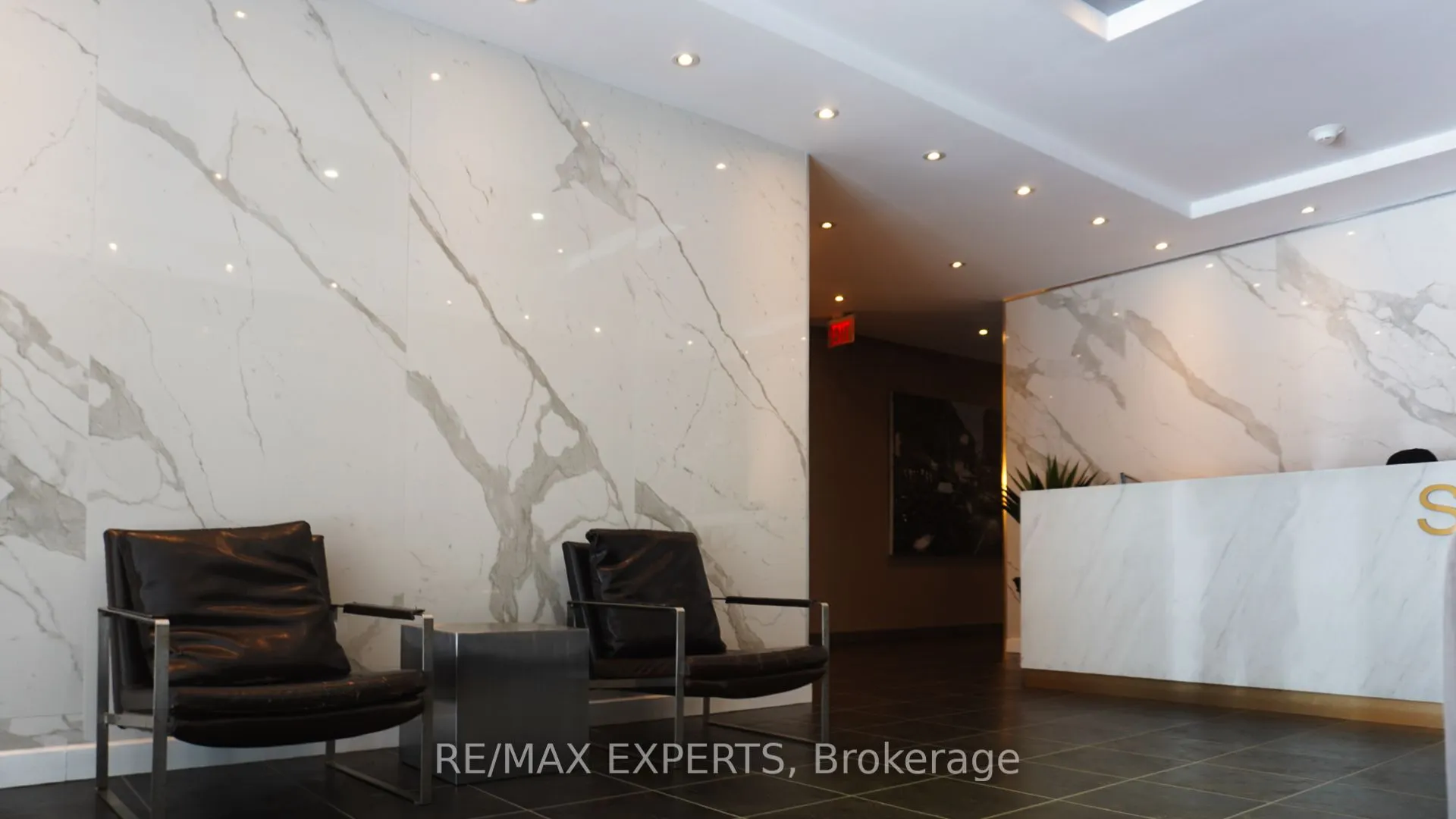 350 Wellington Street W, #M30