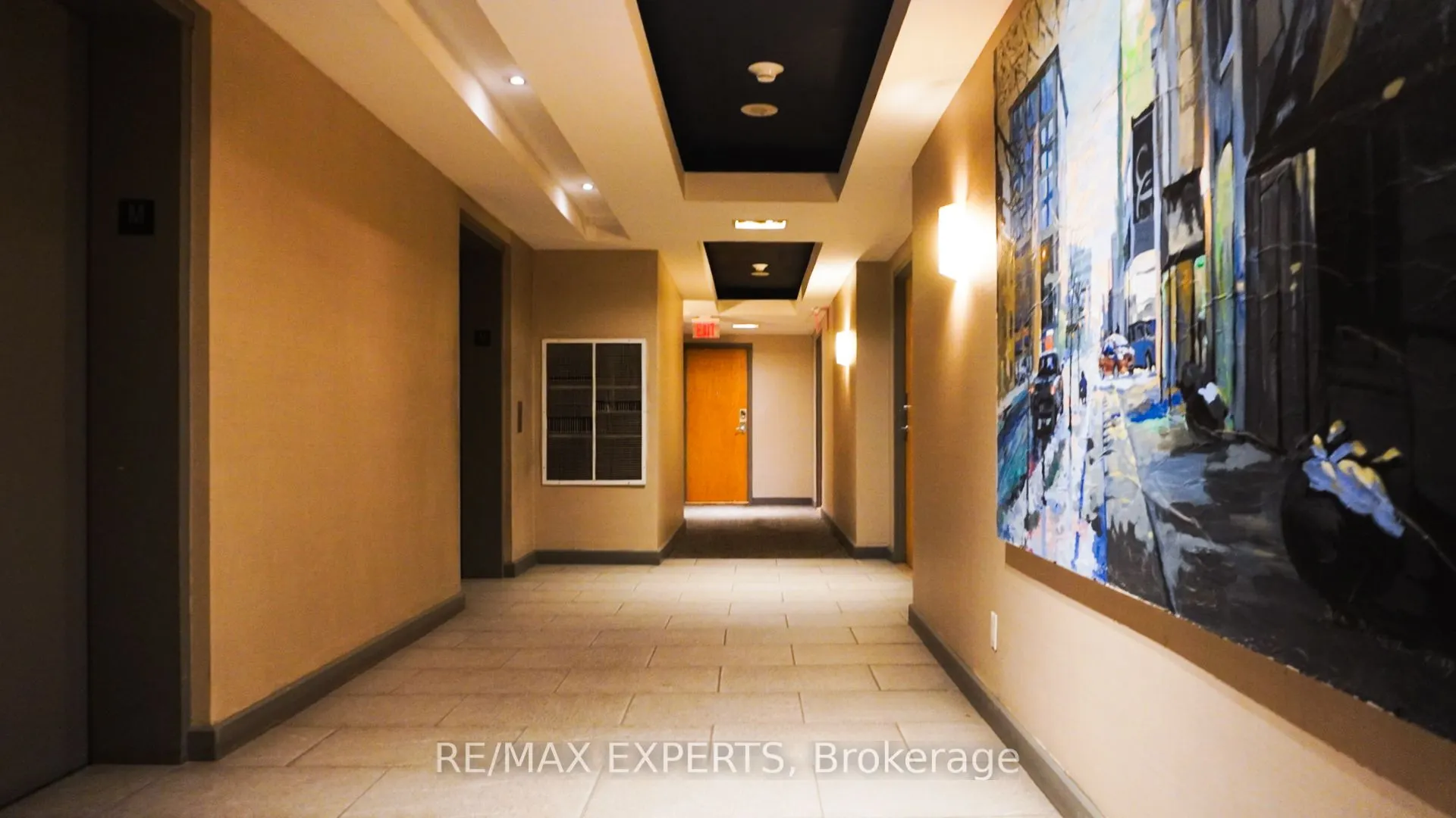 350 Wellington Street W, #M30