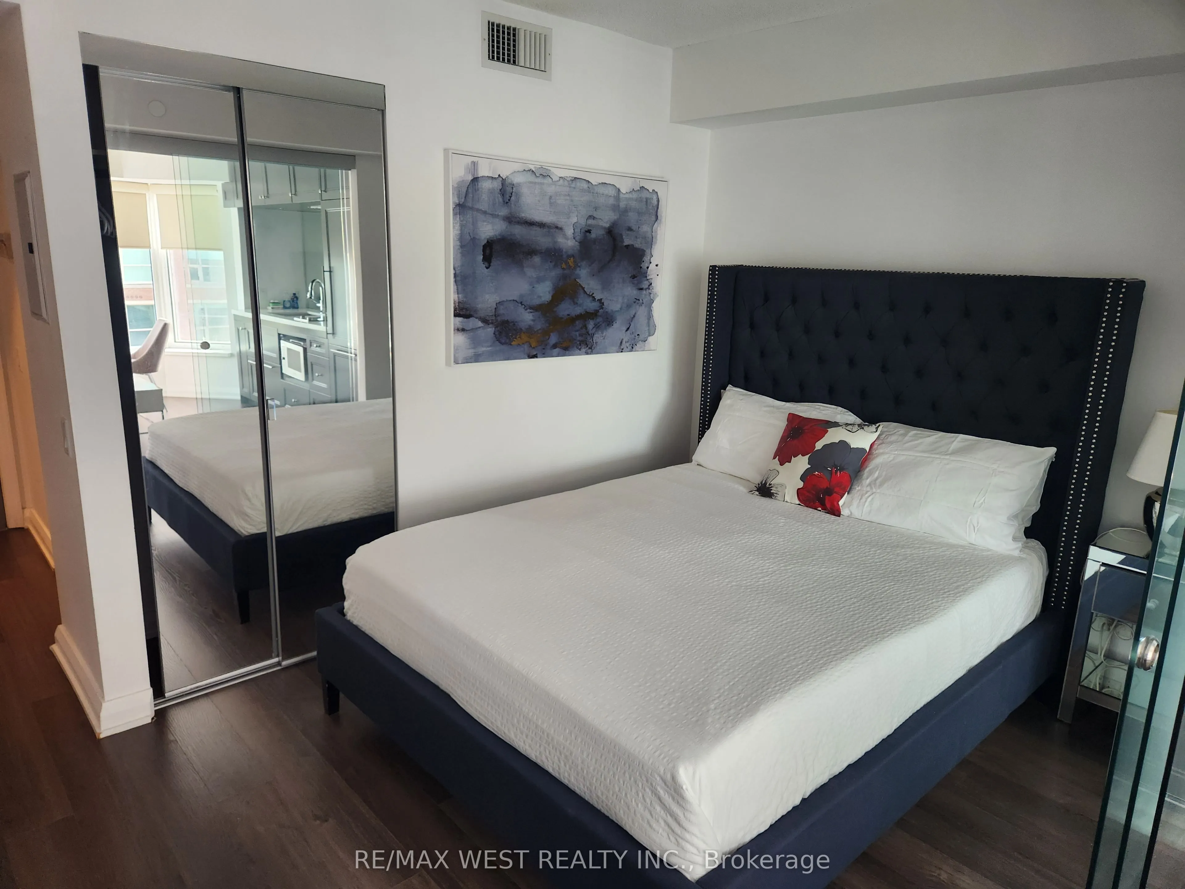 155 Yorkville Avenue, #1616