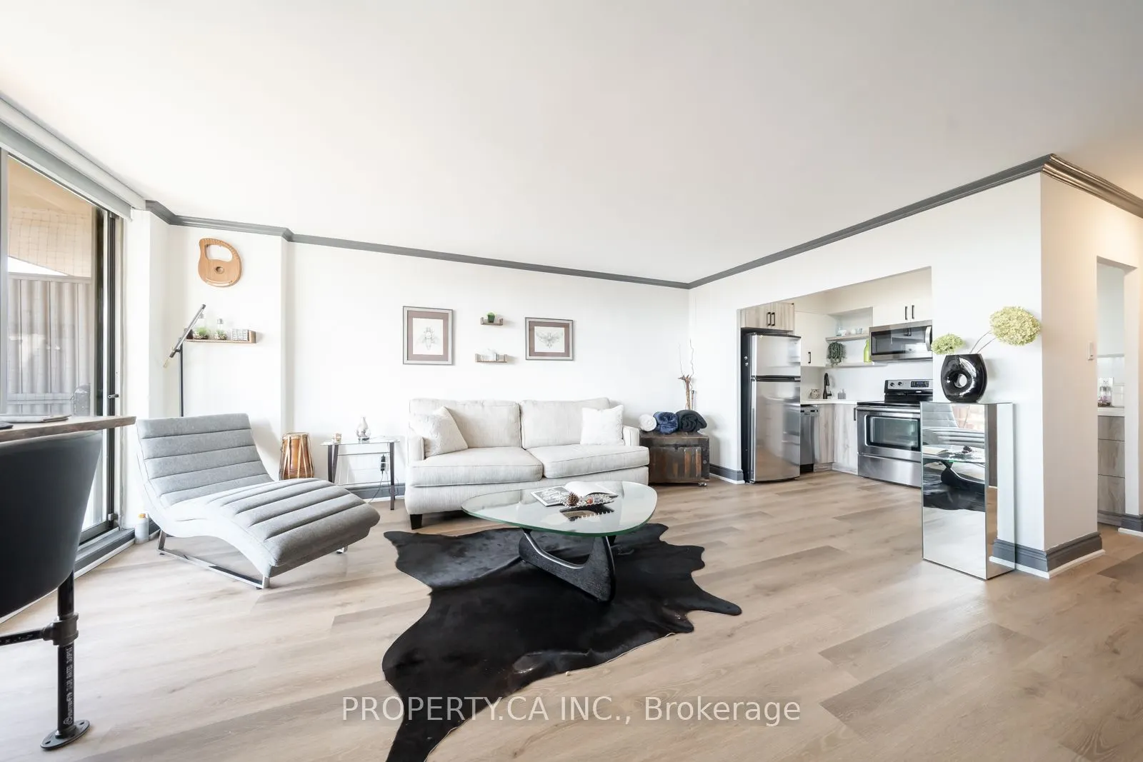 5949 Yonge Street, #806