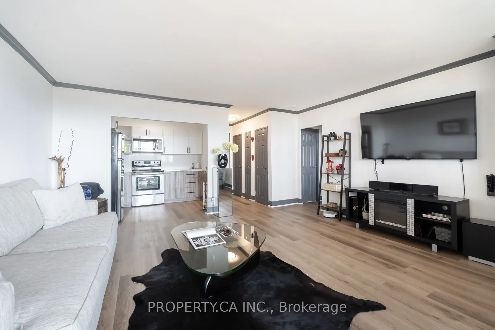 5949 Yonge Street, #806