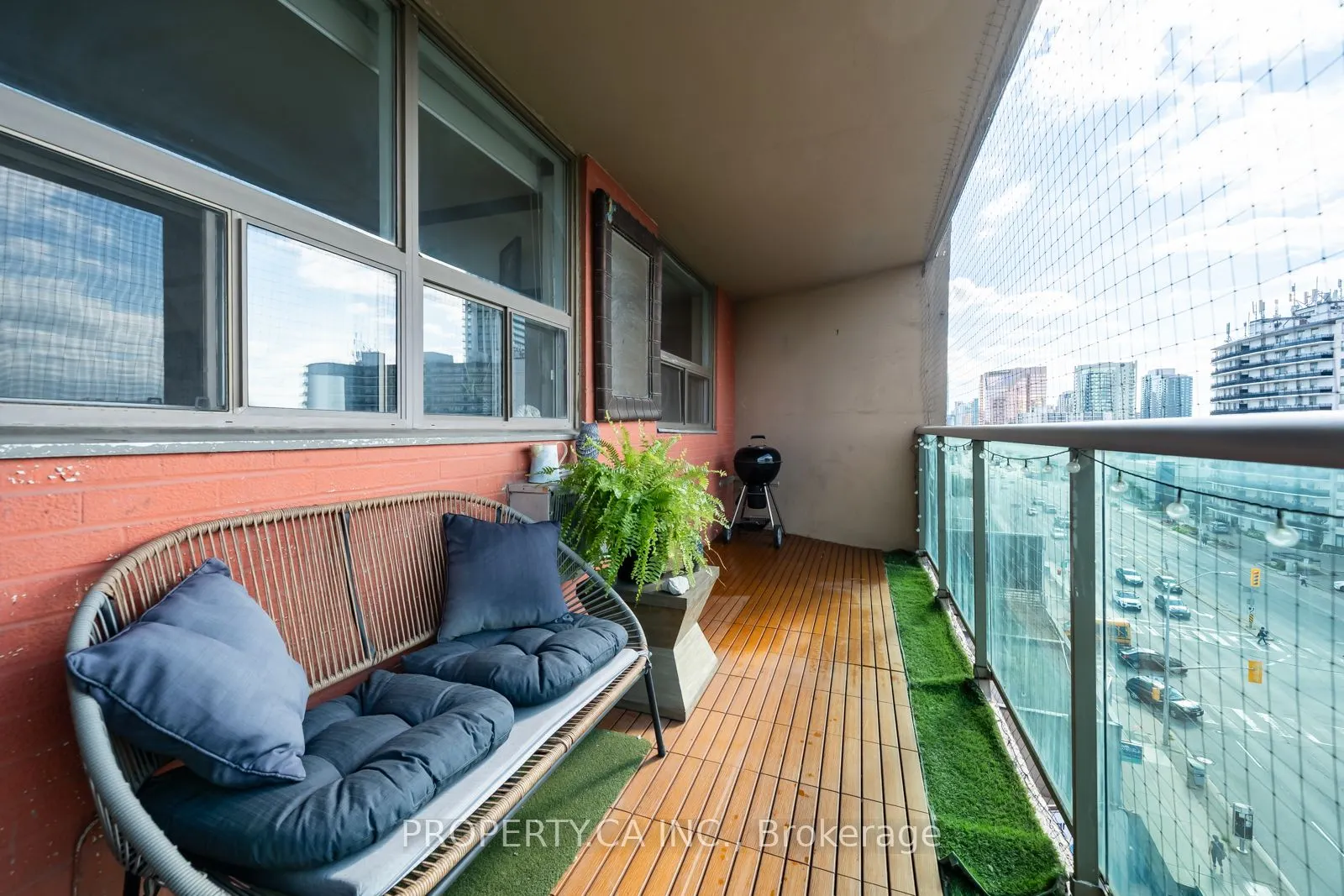 5949 Yonge Street, #806