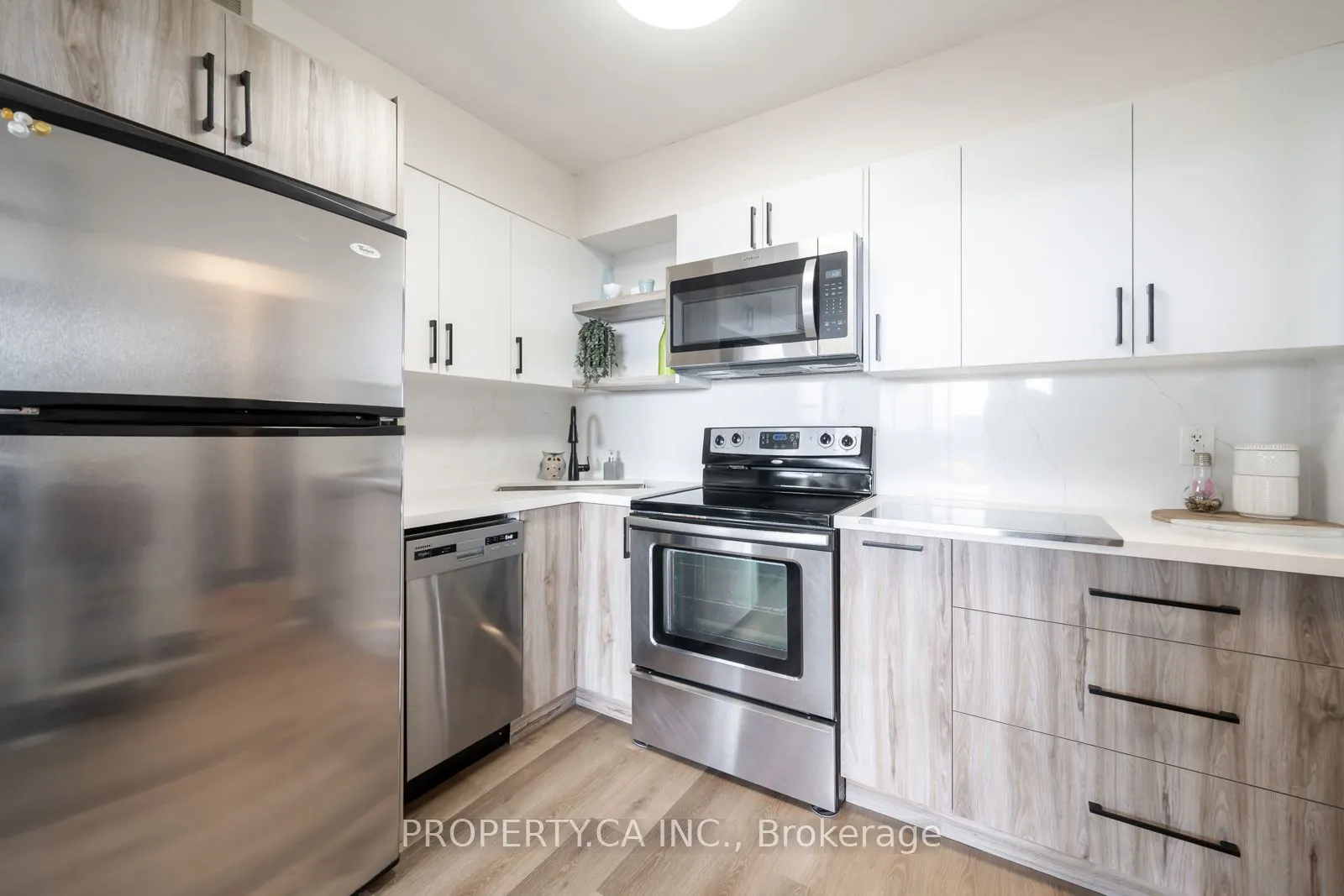 5949 Yonge Street, #806