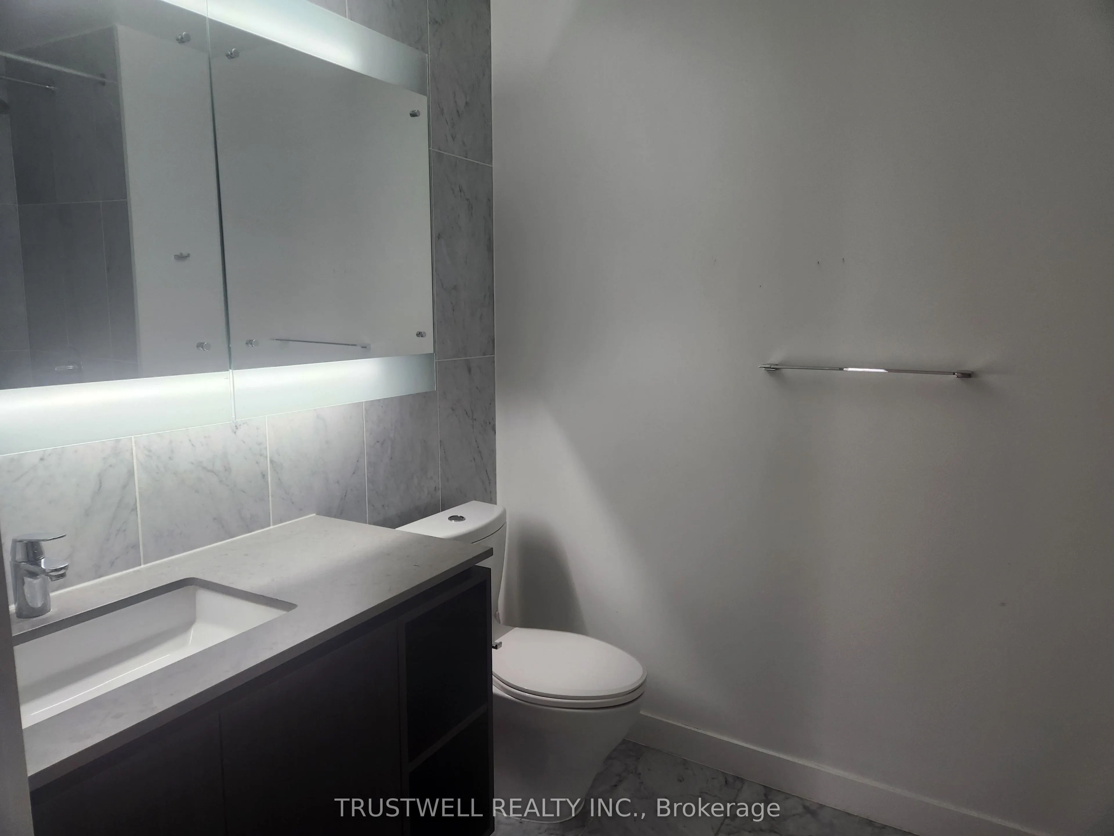 115 Mcmahon Drive, #1803