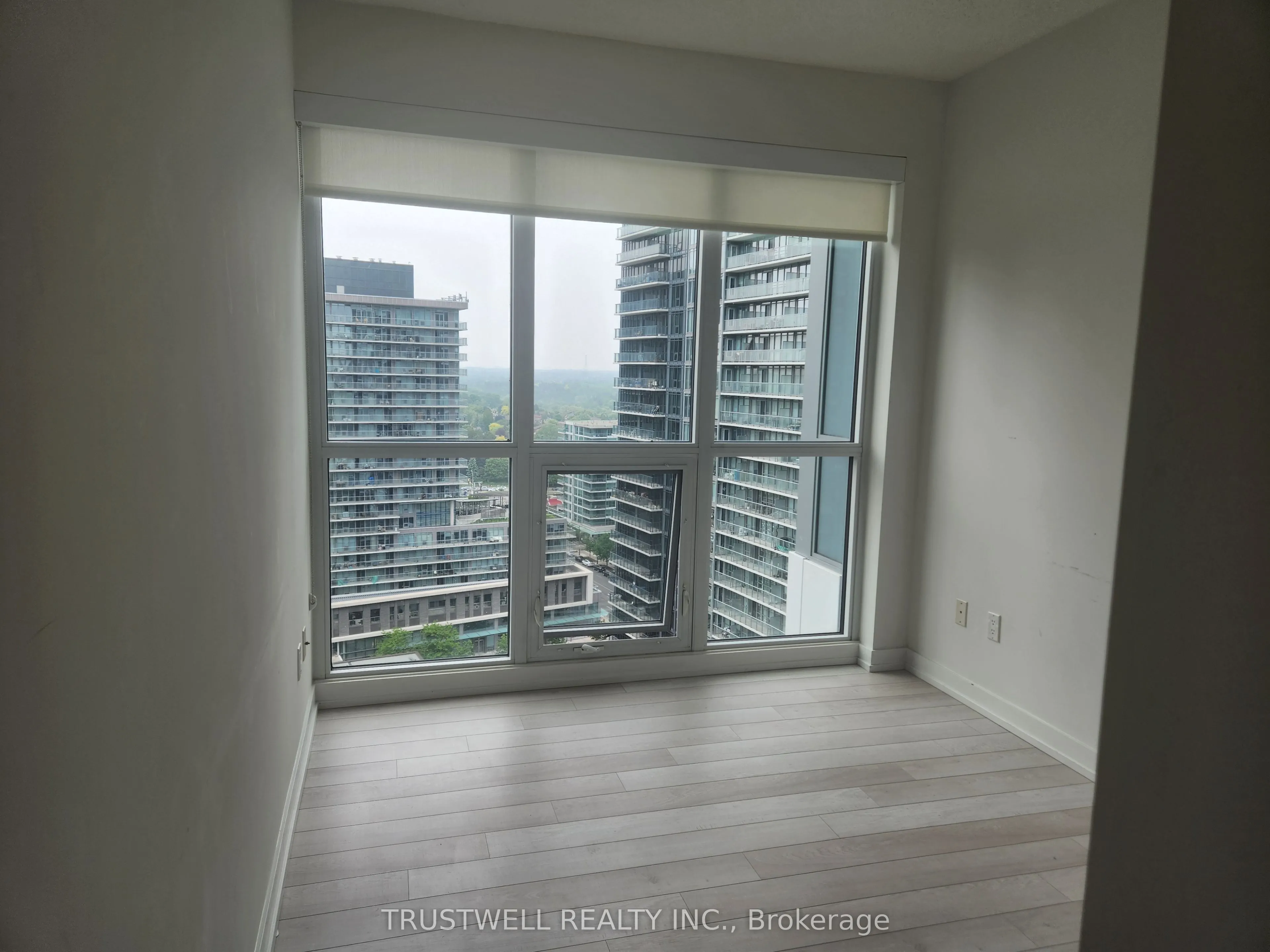 115 Mcmahon Drive, #1803