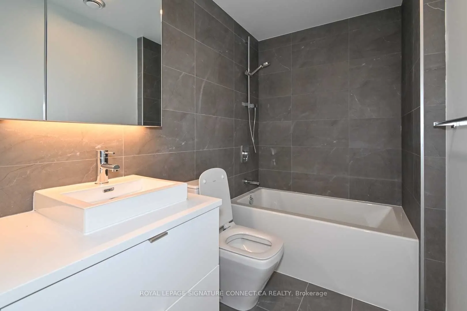 21 Lawren Harris Square, #414
