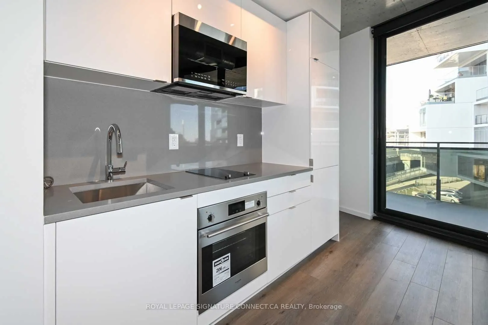 21 Lawren Harris Square, #414