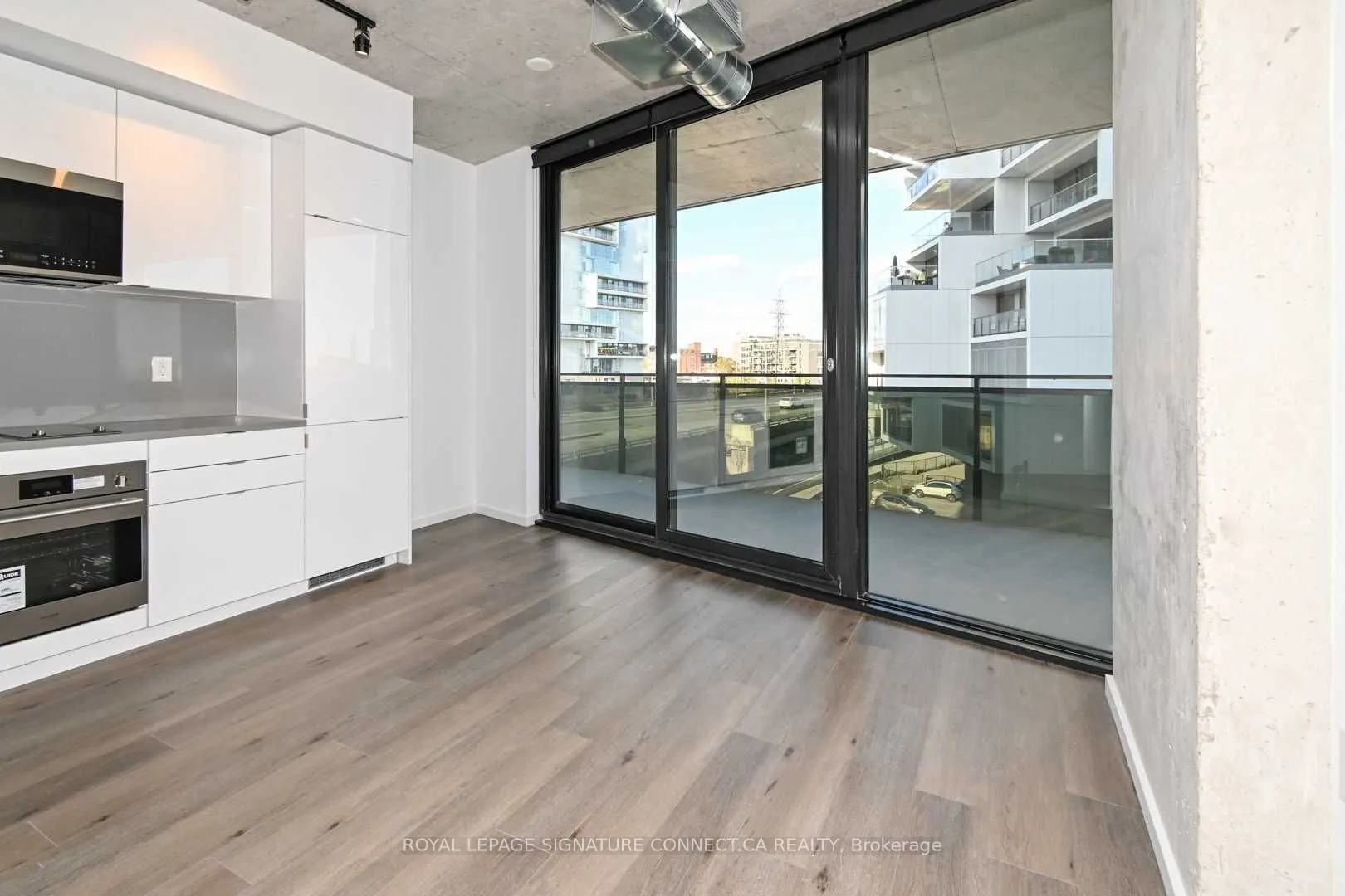 21 Lawren Harris Square, #414