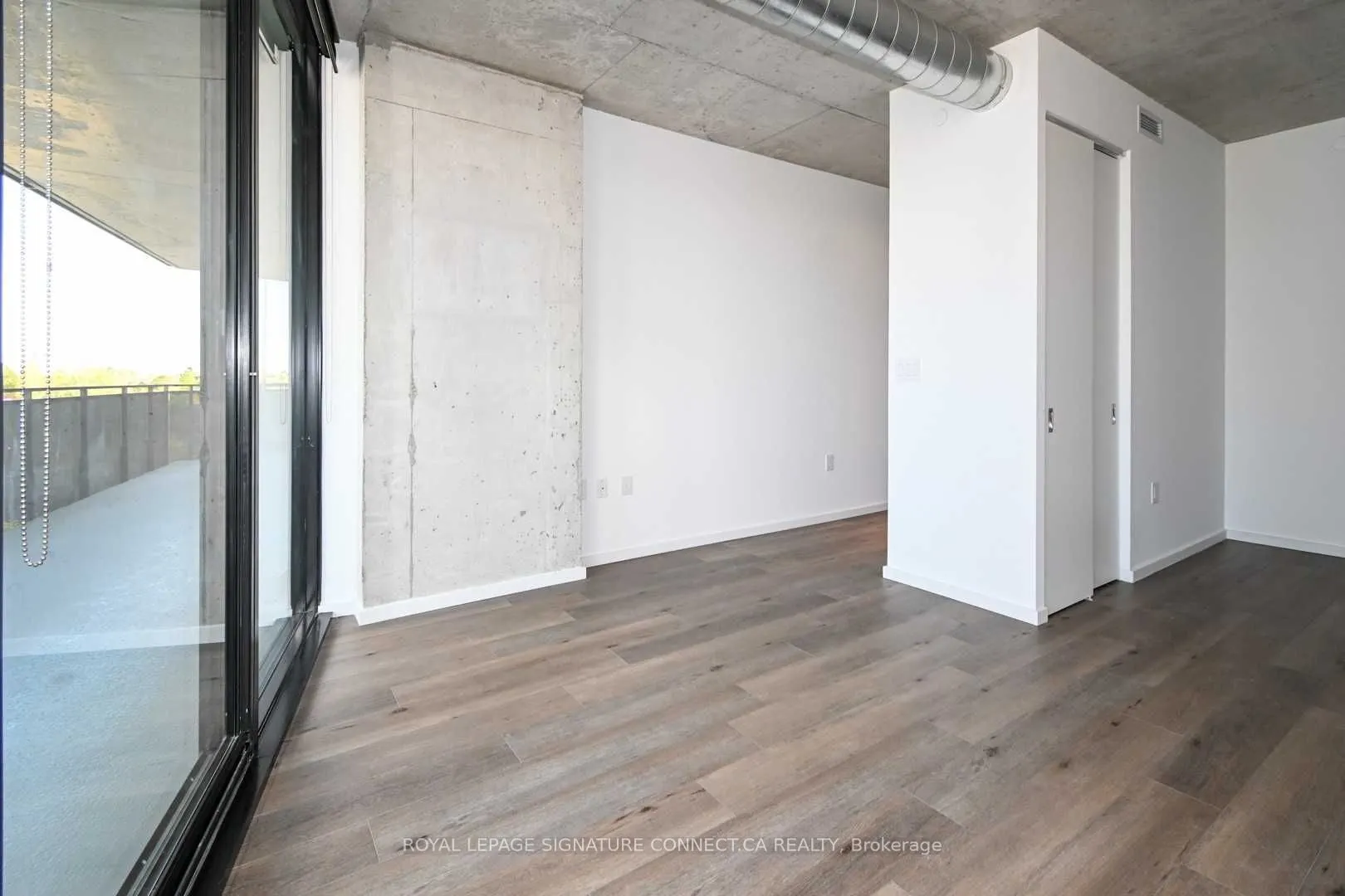 21 Lawren Harris Square, #414