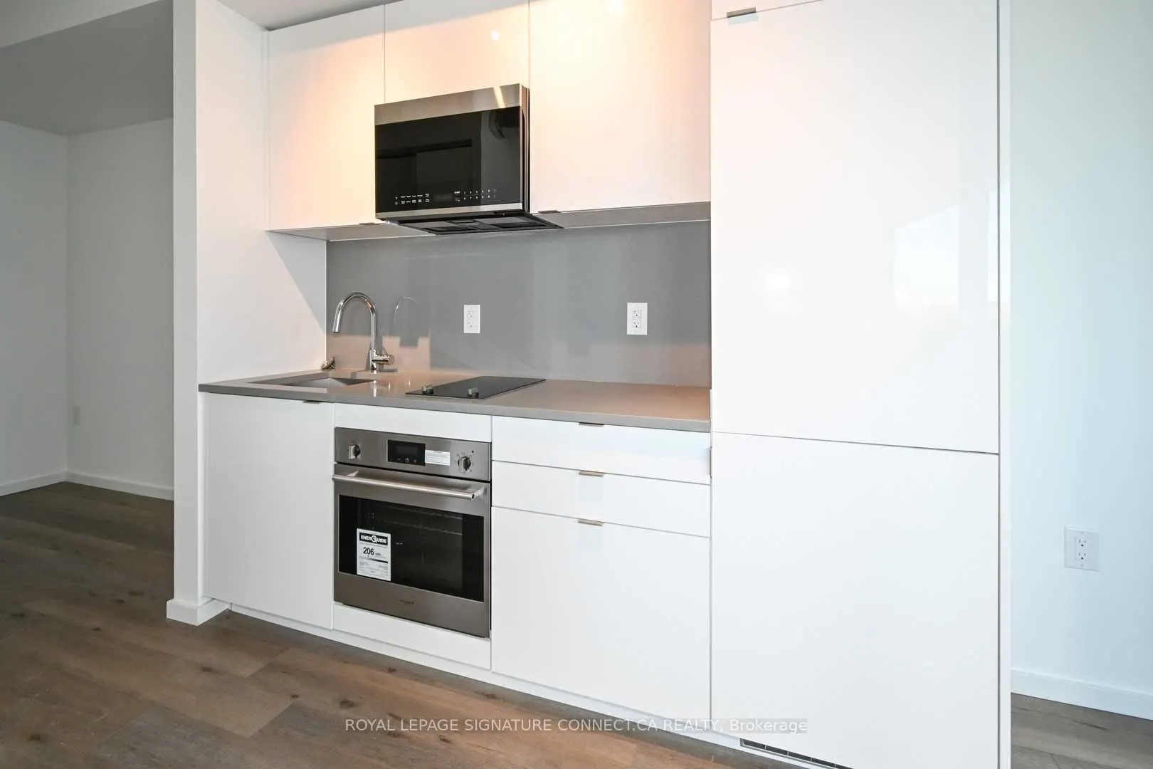 21 Lawren Harris Square, #414