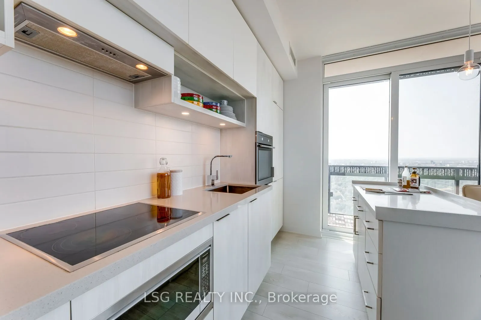 8 Eglinton Avenue E, #5205