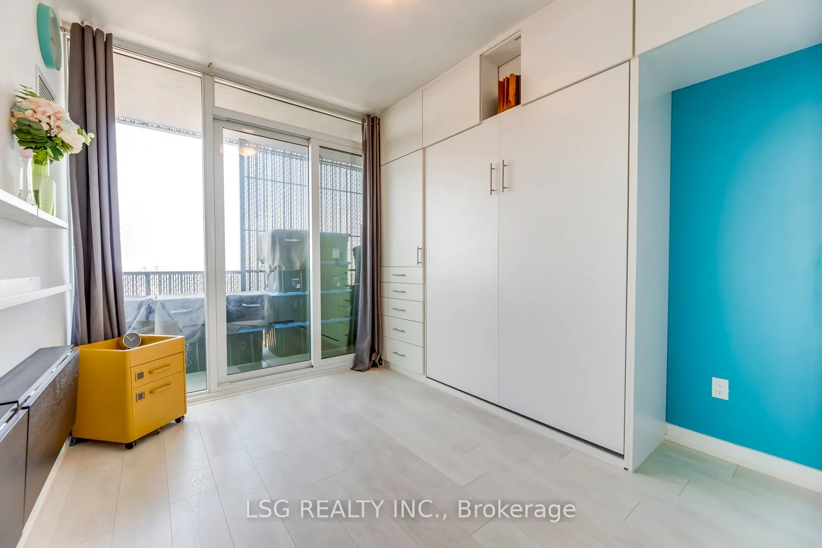 8 Eglinton Avenue E, #5205