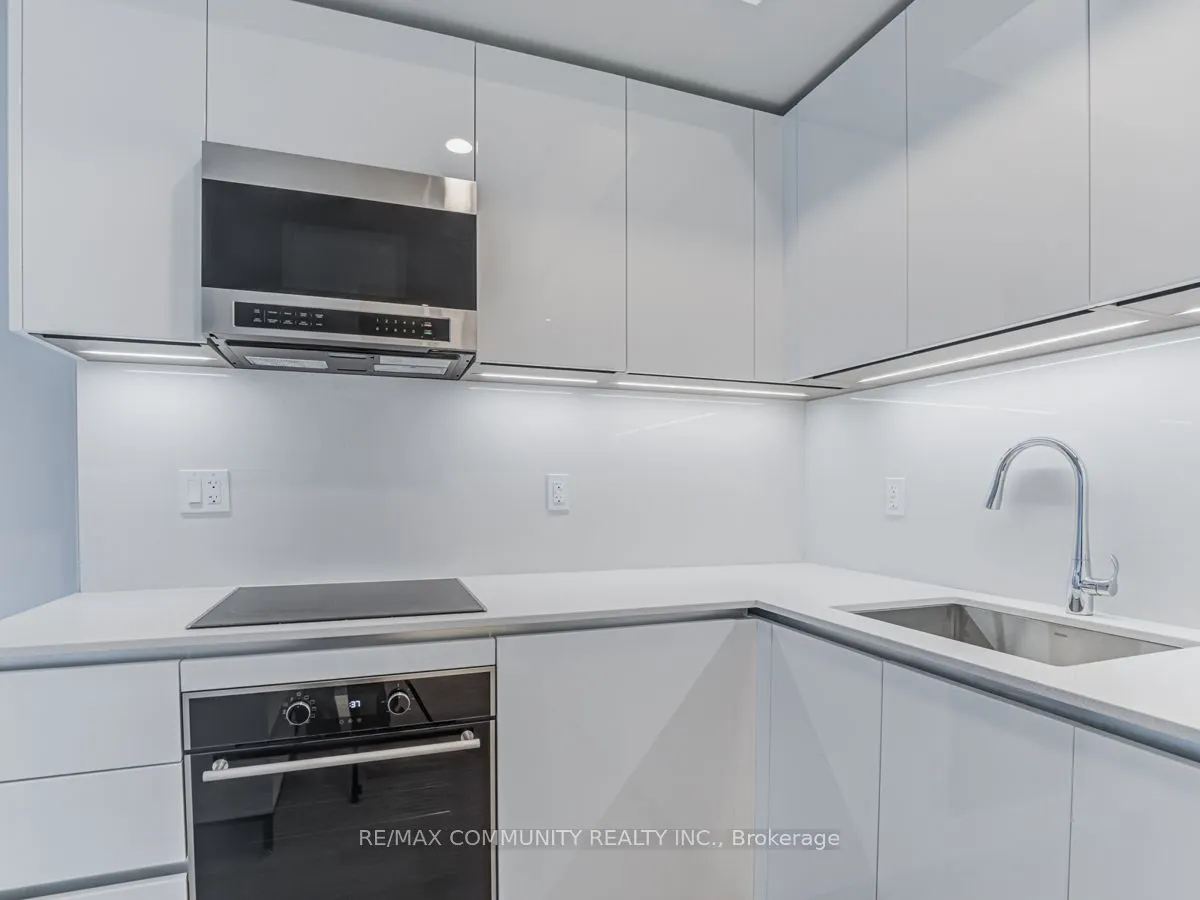 8 Cumberland Street, #2905