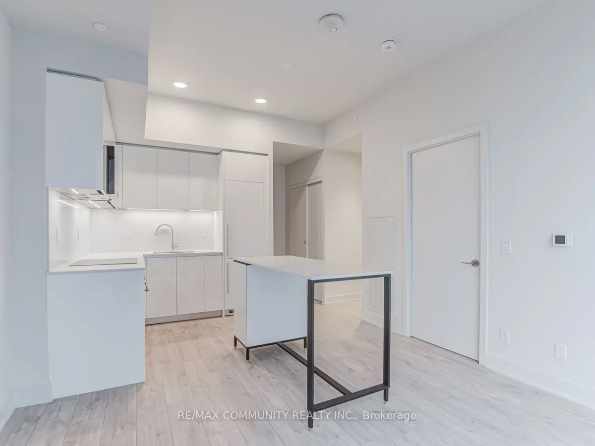 8 Cumberland Street, #2905