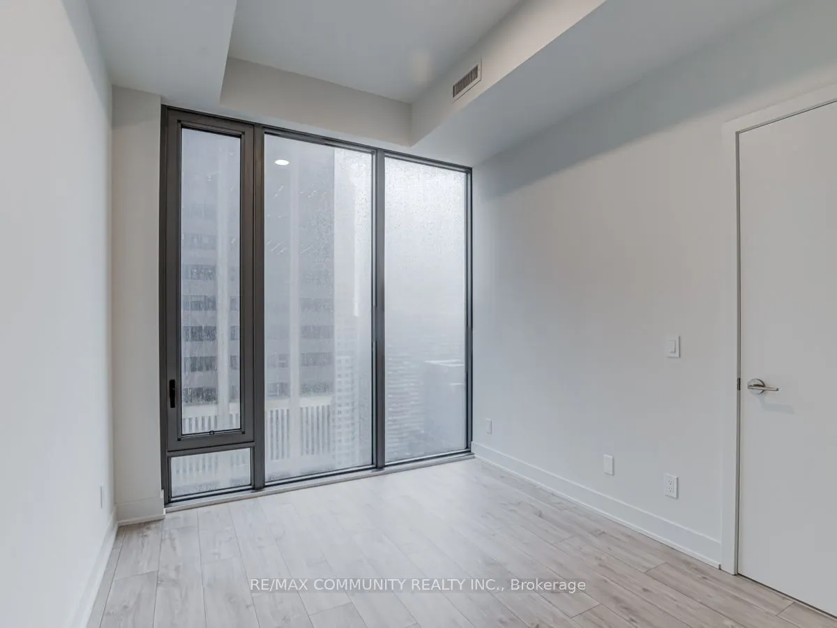 8 Cumberland Street, #2905