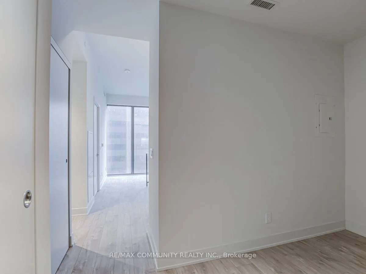 8 Cumberland Street, #2905