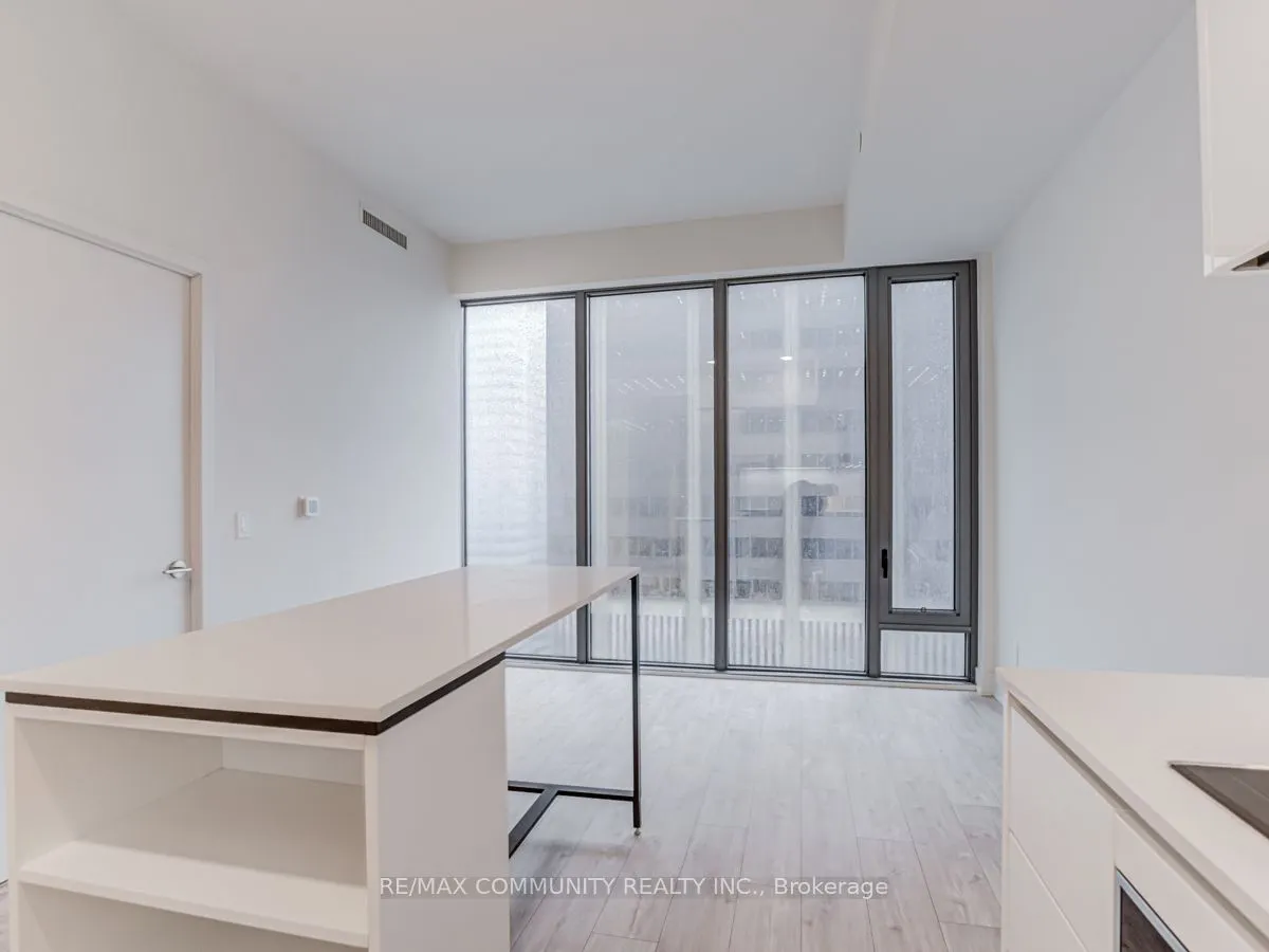 8 Cumberland Street, #2905