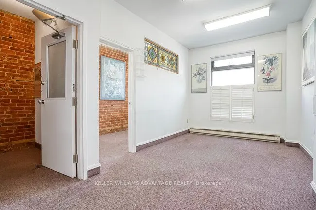 157 Gerrard Street E