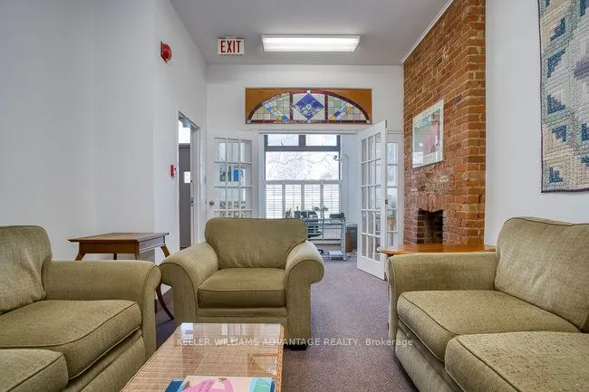 157 Gerrard Street E