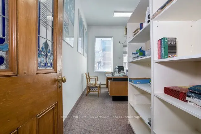 157 Gerrard Street E