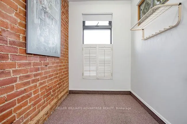 157 Gerrard Street E