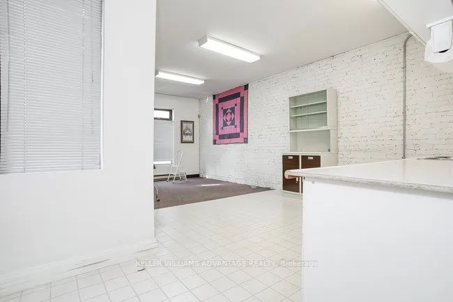 157 Gerrard Street E