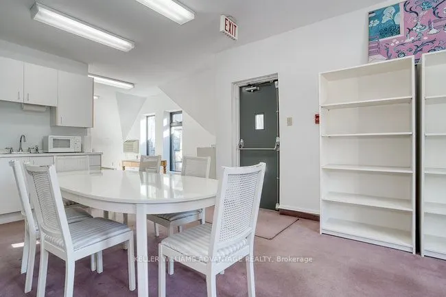 157 Gerrard Street E
