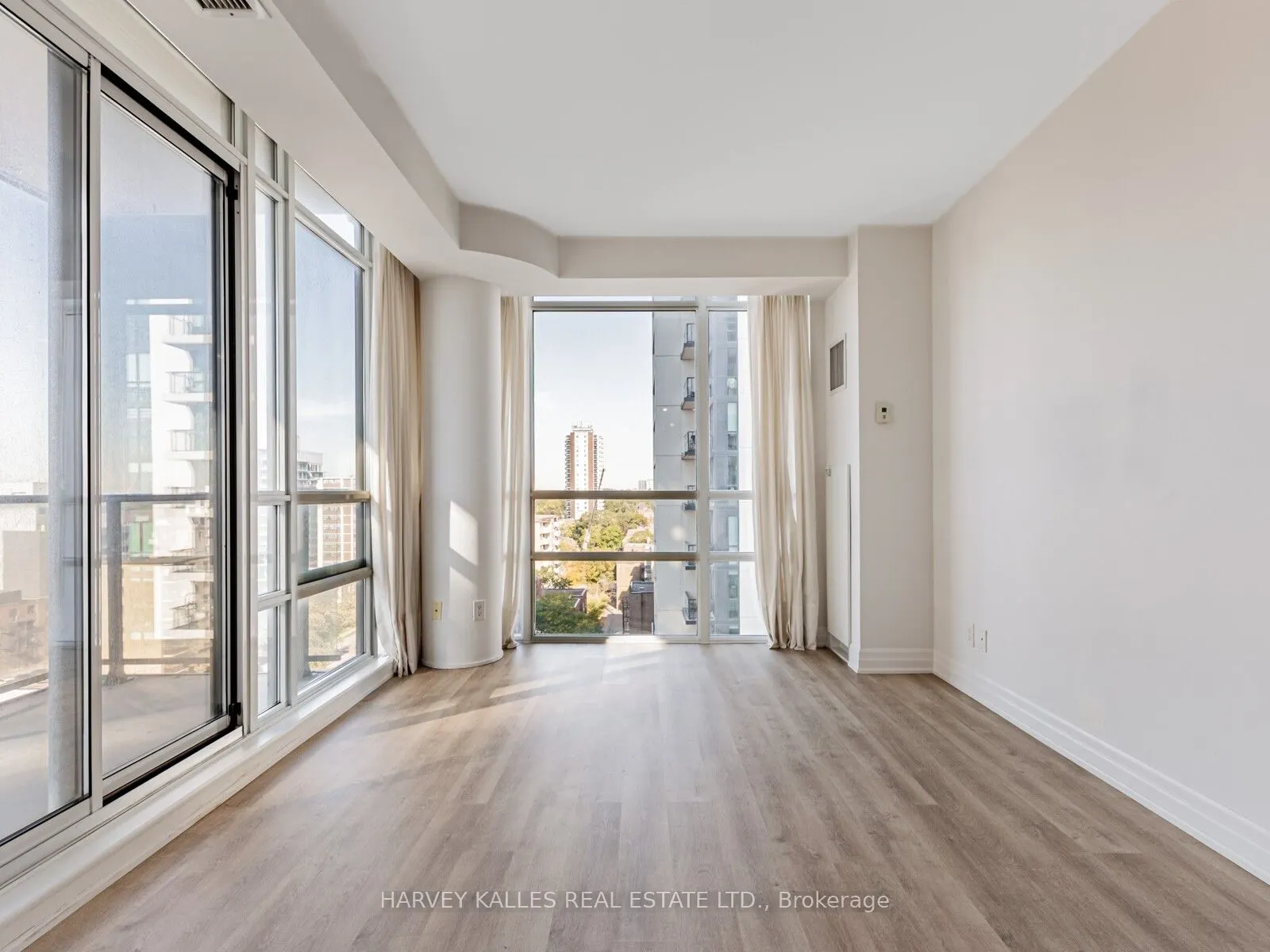 500 St Clair Avenue W, #1003
